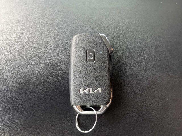 Used 2022 Kia Telluride LX FWD image 29