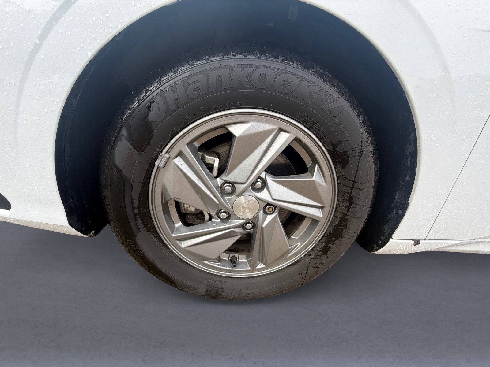 Used 2025 Hyundai Elantra SE FWD image 14