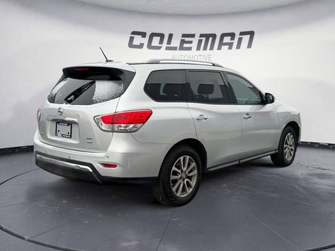 Used 2014 Nissan Pathfinder SV image 5