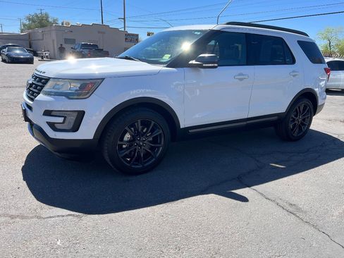 Used 2017 Ford Explorer XLT w/ Equipment Group 202A image 10