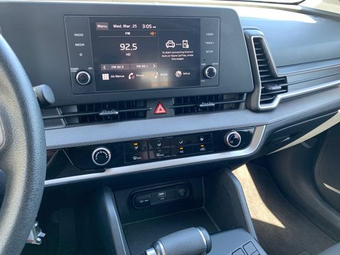 Used 2025 Kia Sportage LX FWD image 17
