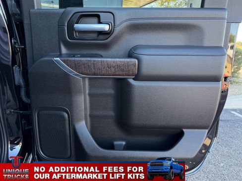 Used 2022 GMC Sierra 2500 Denali w/ Denali Ultimate Package image 25
