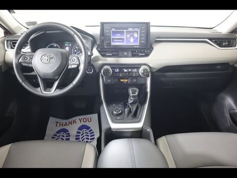 Used 2022 Toyota RAV4 XLE Premium AWD/4WD image 17