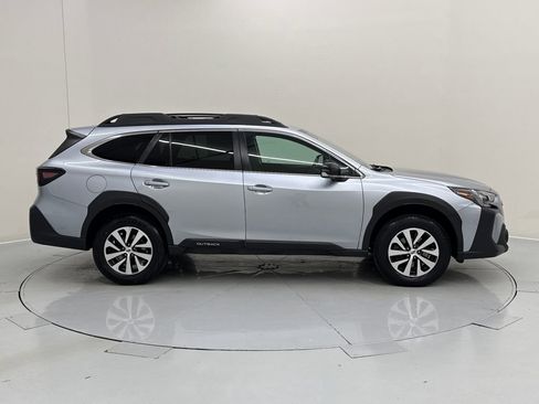 Used 2023 Subaru Outback Premium image 6