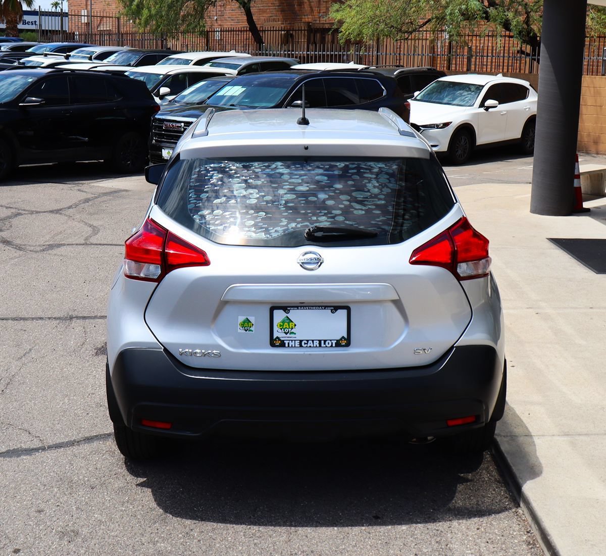 Used 2018 Nissan Kicks SV FWD image 10