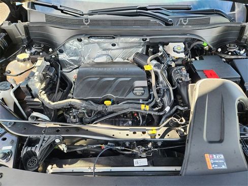 Used 2025 Chevrolet Trax LT image 24