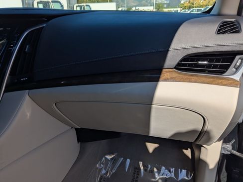 Used 2020 Cadillac Escalade ESV Luxury AWD/4WD image 32