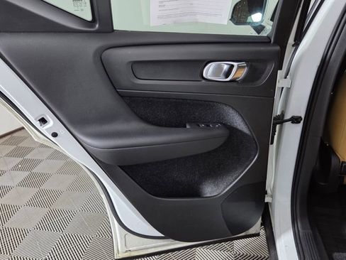Used 2019 Volvo XC40 T5 Inscription image 28