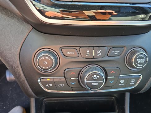 Used 2019 Jeep Cherokee Limited AWD/4WD image 22