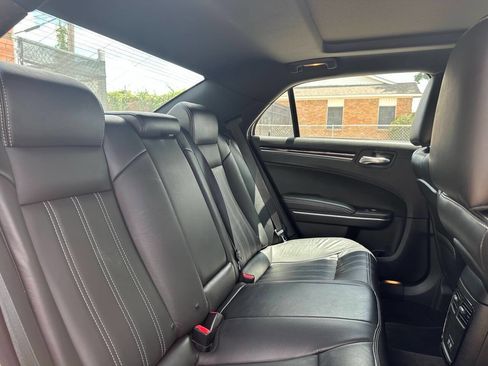 Used 2018 Chrysler 300 S w/ 300S Premium Group RWD image 25