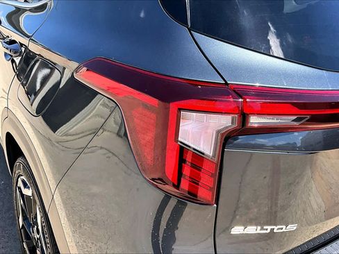 Used 2024 Kia Seltos SX w/ SX Sunroof Package image 28