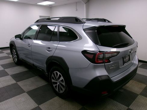 Used 2023 Subaru Outback Premium AWD/4WD image 2