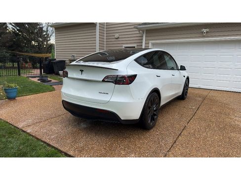 Used 2022 Tesla Model Y Performance image 2