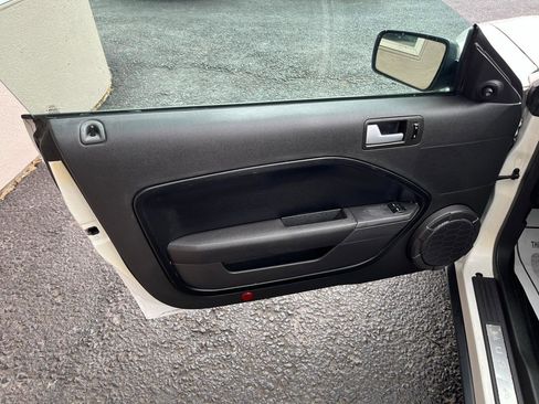 Used 2008 Ford Mustang Premium image 20