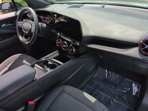 Used 2025 Chevrolet Blazer EV RS AWD/4WD image 28