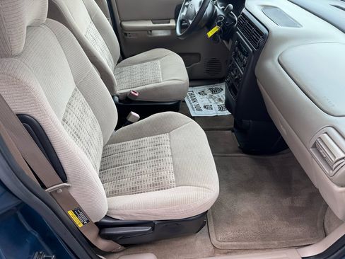 Used 2003 Chevrolet Venture LS image 11