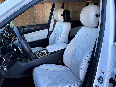 Used 2019 Mercedes-Benz GLS 550 4MATIC image 9