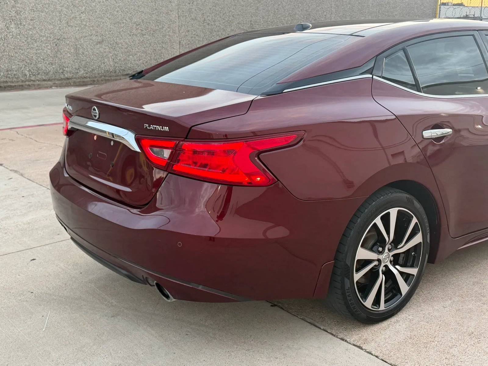 Used 2017 Nissan Maxima Platinum FWD image 5