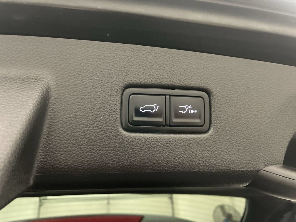 Used 2022 Kia Carnival EX FWD image 28