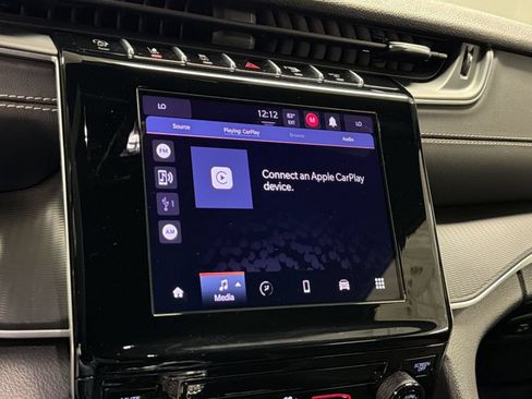 Used 2025 Jeep Grand Cherokee Laredo RWD image 28