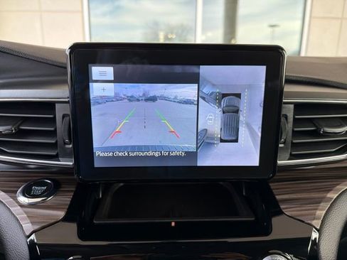 Used 2022 Ford Explorer Limited w/ Equipment Group 301A image 20