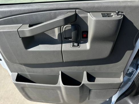 New 2025 Chevrolet Express 3500 LS image 19
