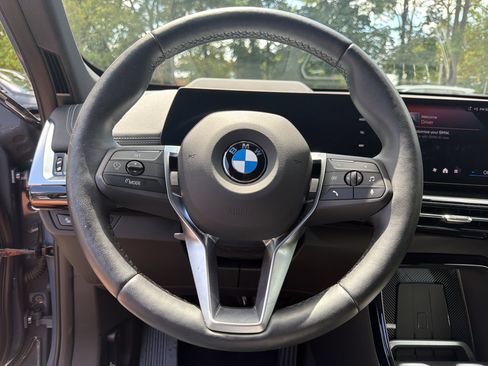 Used 2025 BMW X2 xDrive28i AWD/4WD image 11