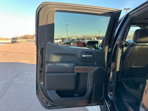 Used 2019 Chevrolet Silverado 1500 High Country image 21