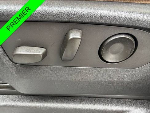 Used 2023 Chevrolet Tahoe Premier w/ Premium Package 2 AWD/4WD image 31