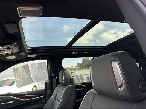 Certified 2024 Cadillac Escalade Premium Luxury w/ Performance Package image 24