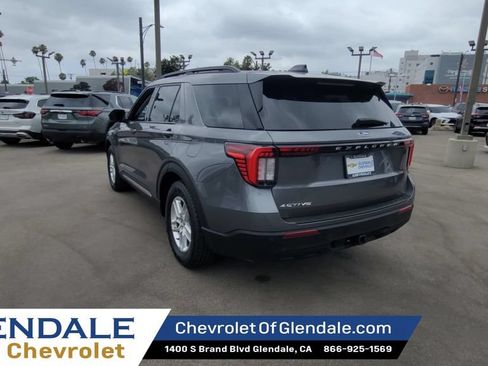 Used 2025 Ford Explorer Active RWD image 6