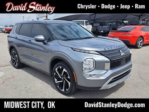 Used 2024 Mitsubishi Outlander SE FWD image 1