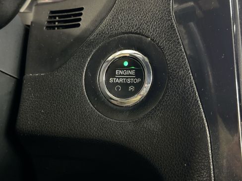 Used 2018 Ford Explorer XLT w/ Equipment Group 202A image 22