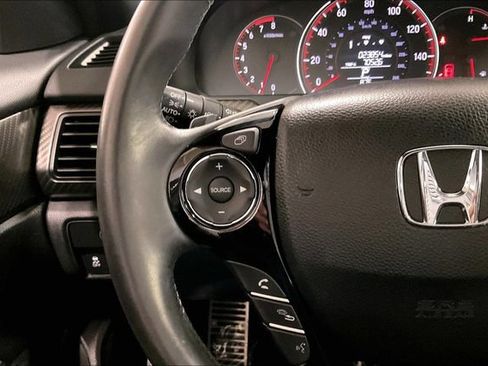 Used 2017 Honda Accord Sport image 18