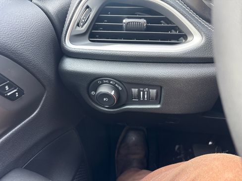 New 2026 Chrysler Pacifica Select image 15