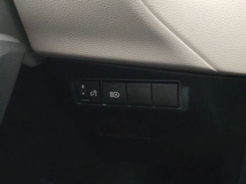 Used 2023 Toyota Corolla Cross L image 24