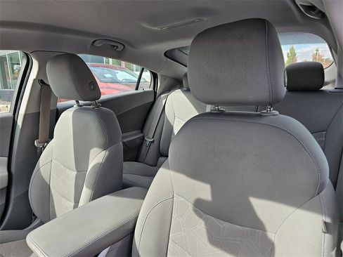 Used 2017 Chevrolet Volt LT w/ Comfort Package image 17