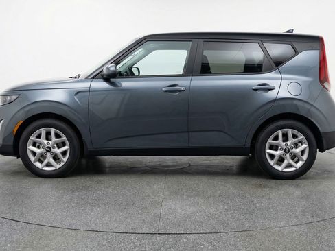 Used 2025 Kia Soul LX w/ LX Technology Package FWD image 5