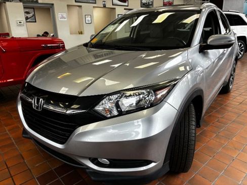 Used 2018 Honda HR-V EX-L image 7