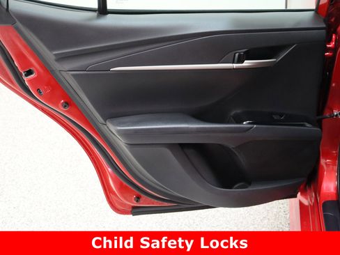 Used 2025 Toyota Camry SE w/ Convenience Package image 26