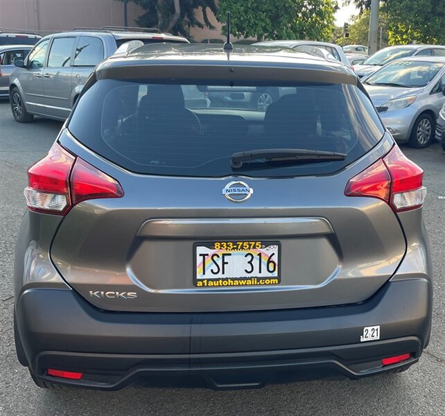 Used 2018 Nissan Kicks S FWD image 8