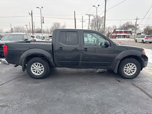Used 2021 Nissan Frontier SV image 2