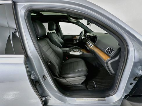 Used 2024 Mercedes-Benz GLS 450 4MATIC image 33
