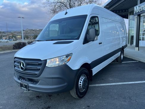 Used 2024 Mercedes-Benz Sprinter 3500 image 4