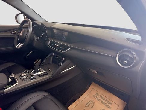 Used 2023 Alfa Romeo Stelvio Ti AWD/4WD image 31