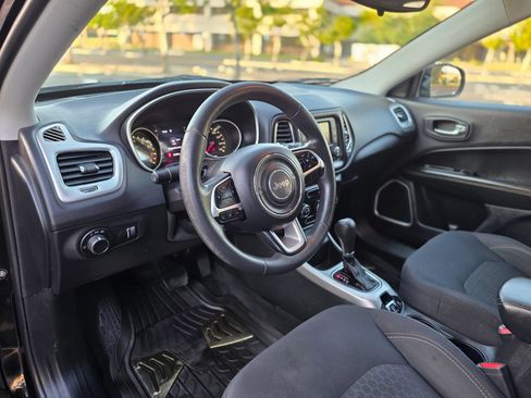 Used 2018 Jeep Compass Sport FWD image 18
