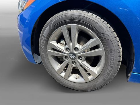 Used 2018 Hyundai Elantra SEL FWD image 9