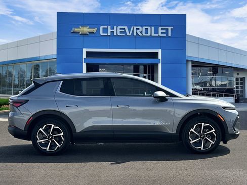 Used 2026 Chevrolet Equinox EV LT FWD image 5