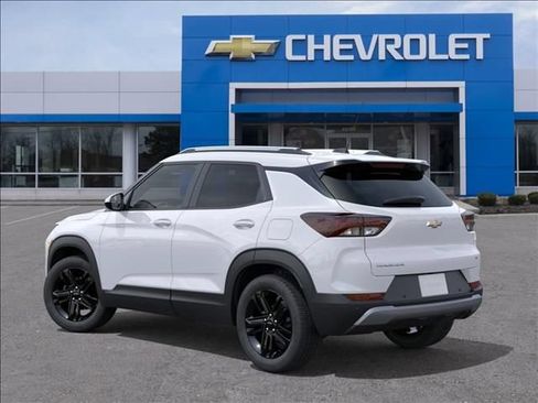 New 2026 Chevrolet TrailBlazer LT w/ Convenience Package FWD image 3