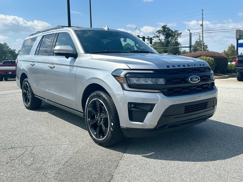 Used 2024 Ford Expedition Max Limited RWD image 2